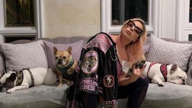 Cinci persoane arestate în cazul răpirii câinilor lui Lady Gaga. Atacatorii nu știau că animalele îi aparțin artistei